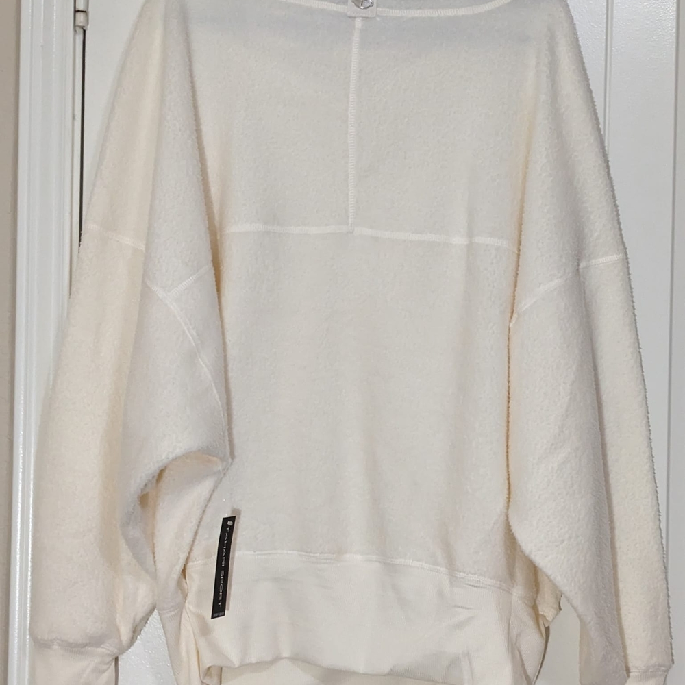 Tahari Sport Cream Fleece Top Size 2X